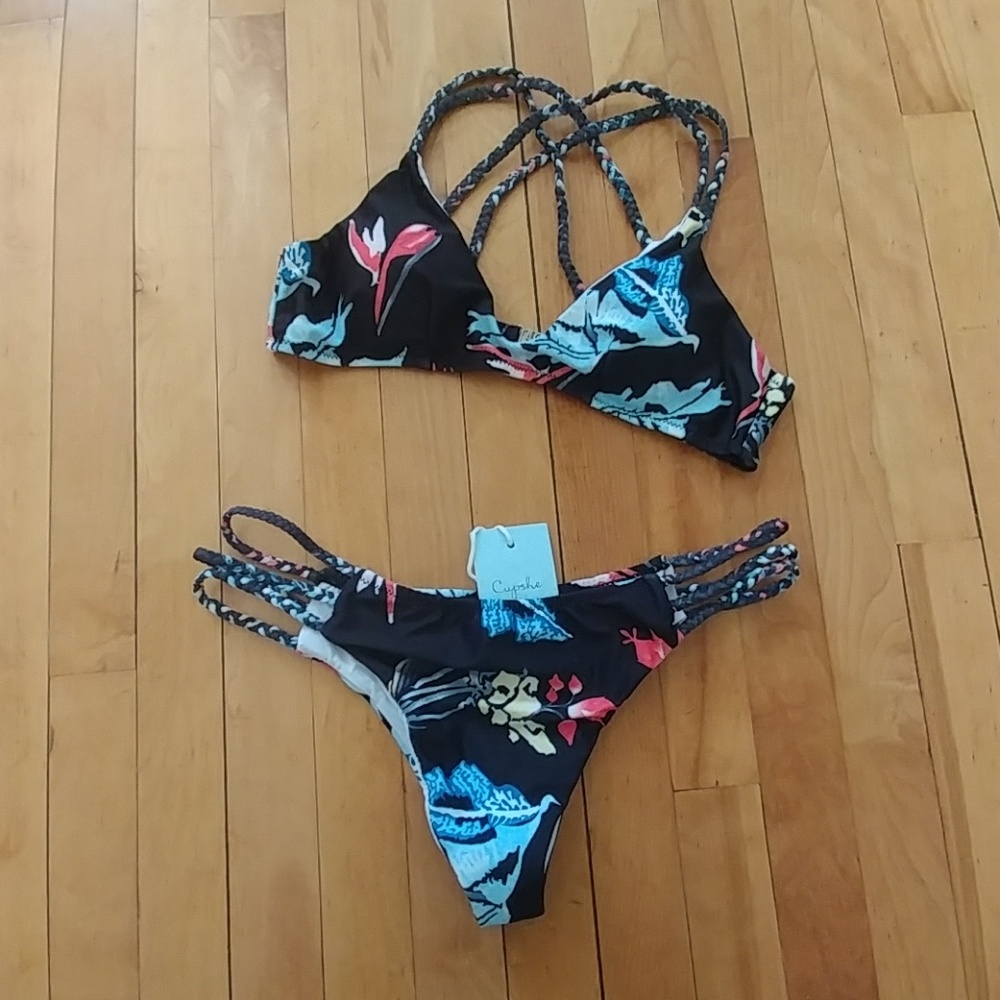 Cupshe Midnight Garden bikini set